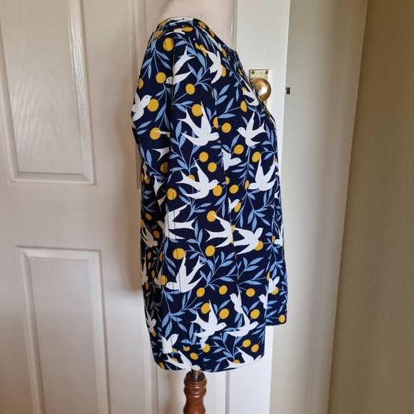Boden ladies tunic top navy with white birds size 8 poly crepe fabric - Picture 3 of 6